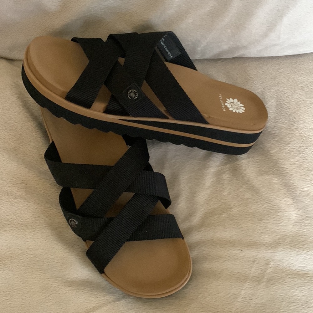 Yellow box women’s sandals size 9 Brand new